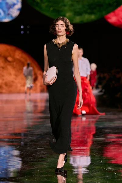 Look 19
